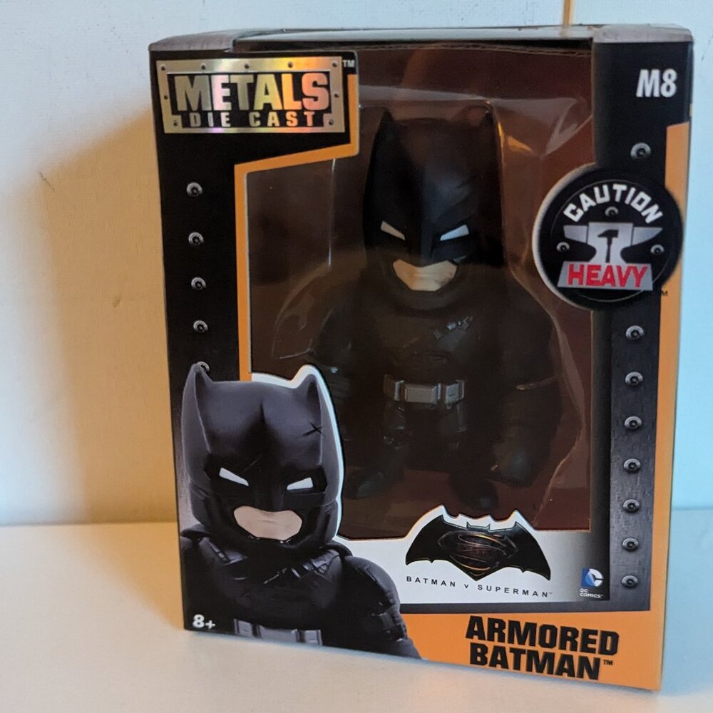 NWT Batman v Superman Metals Diecast M8 Armored Batman Action Figure Jada 2015